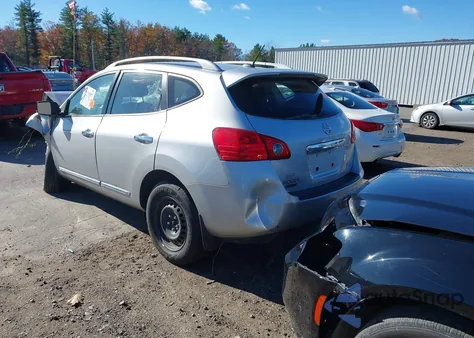 2015 Nissan Rogue Select S z USA, uszkodzony, nr VIN JN8AS5MV2FW768073